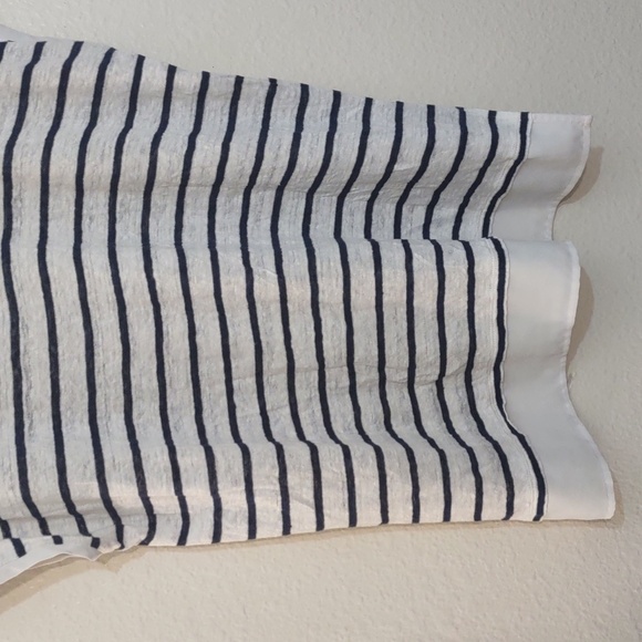 USED TOMMY HILFIGER SHORT SLEEVE STRIPPED HORIZONTAL SHIRT HOLE IN SHIRT SIZE L - Picture 10 of 10